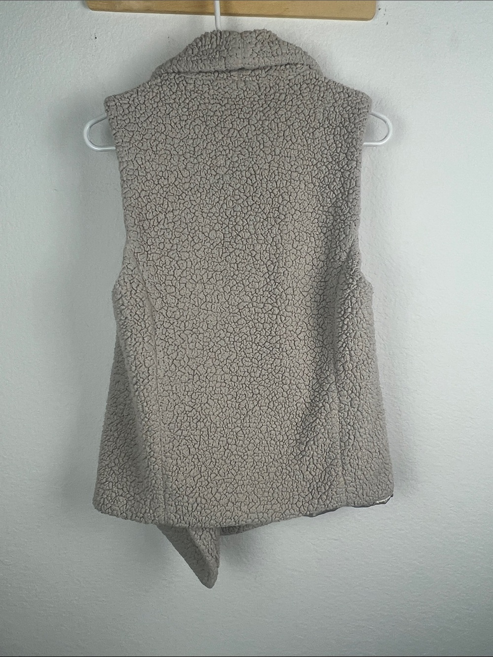Marc New York Taupe Sherpa Draped Vest Women’s Size Medium - Picture 5 of 5